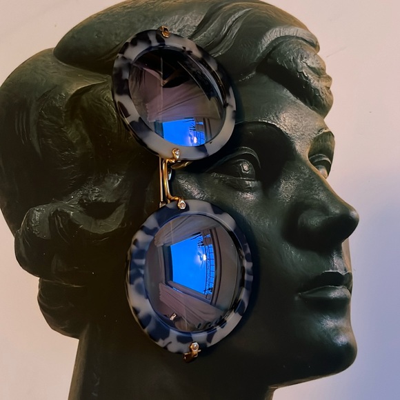 Miu Miu round black & white tortoise Sunglasses - Picture 1 of 7